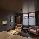 Bryggehotell - By Classic Norway 헤닝스베르