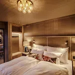 Bryggehotell - By Classic Norway 헤닝스베르