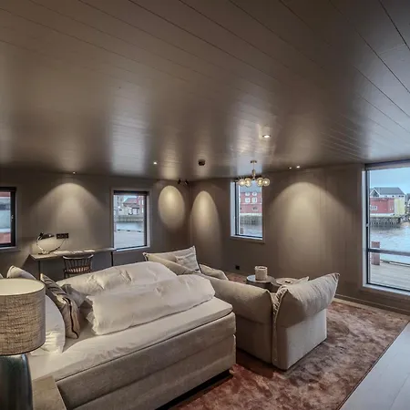 Hotel Bryggehotell - By Classic Norway Henningsvær