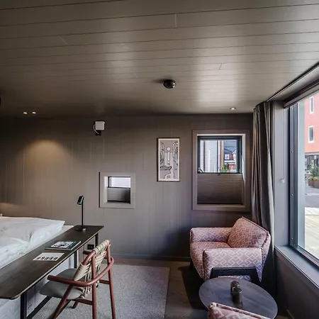 Bryggehotell - By Classic Norway Henningsvaer