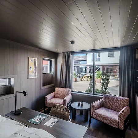 Bryggehotell - By Classic Norway ホテル ヘニングスヴァール