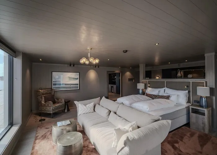 Hotel Bryggehotell - By Classic Norway Henningsvær