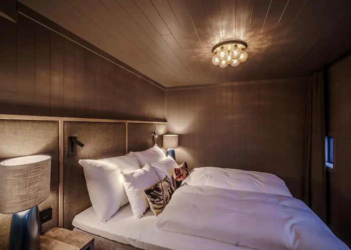 מלון Bryggehotell - By Classic Norway 5*