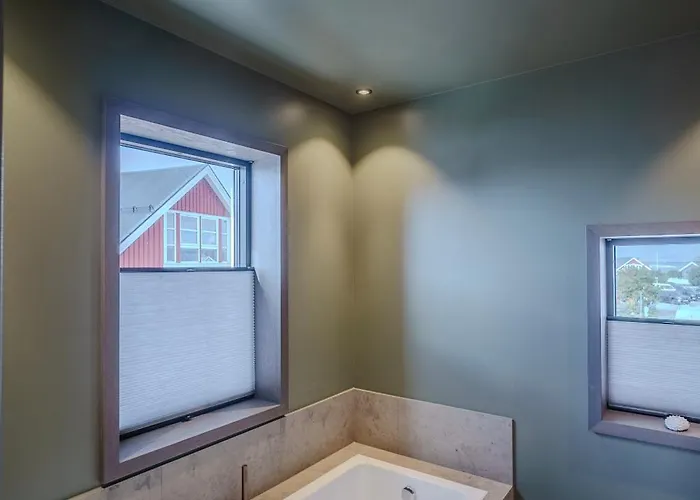 Bryggehotell - By Classic Norway מלון 5*