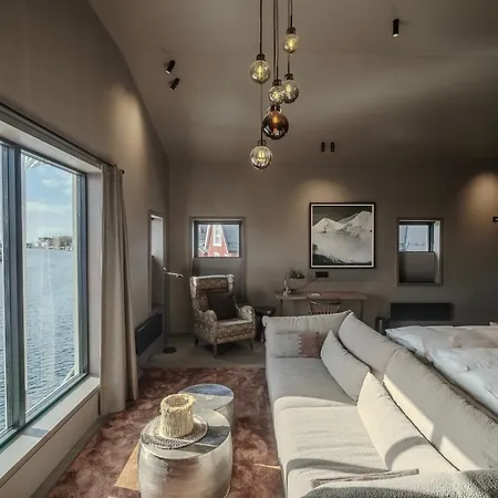 Bryggehotell - By Classic Norway فندق 5*