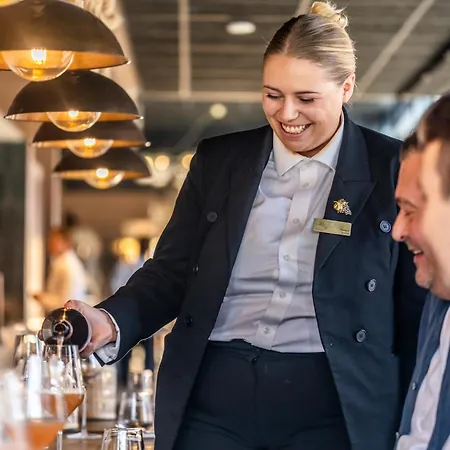 Отель Bryggehotell - By Classic Norway