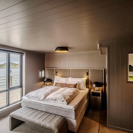 Bryggehotell - By Classic Norway فندق 5*