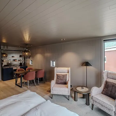 Bryggehotell - By Classic Norway 5* هينينغفير